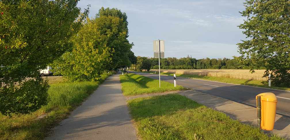 Zufahrtsstrasse Stellplatz Stolteraa