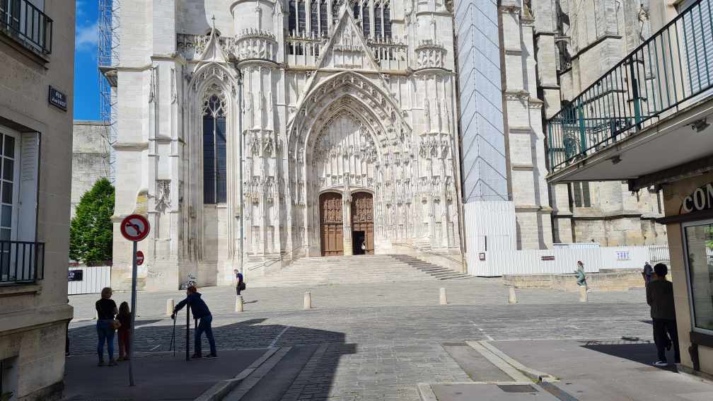 Eingangstor Kathedrale von Beauvais