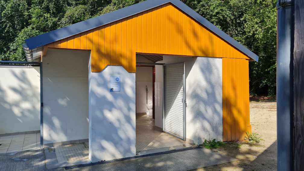 Toilette Duschen Wohnmobilstellplatz Betineuc