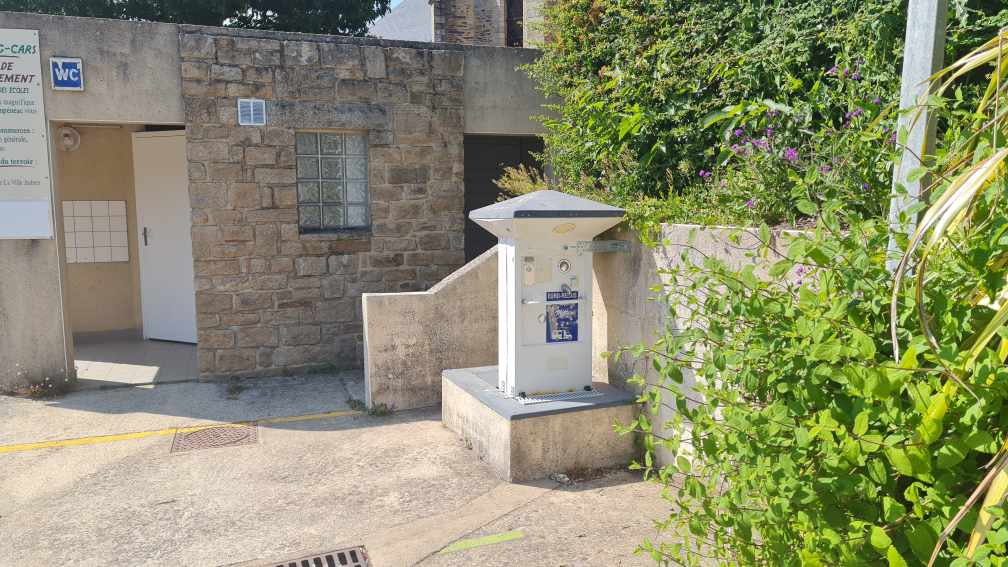 Versorgungsstation Wohnmobil Campeneac