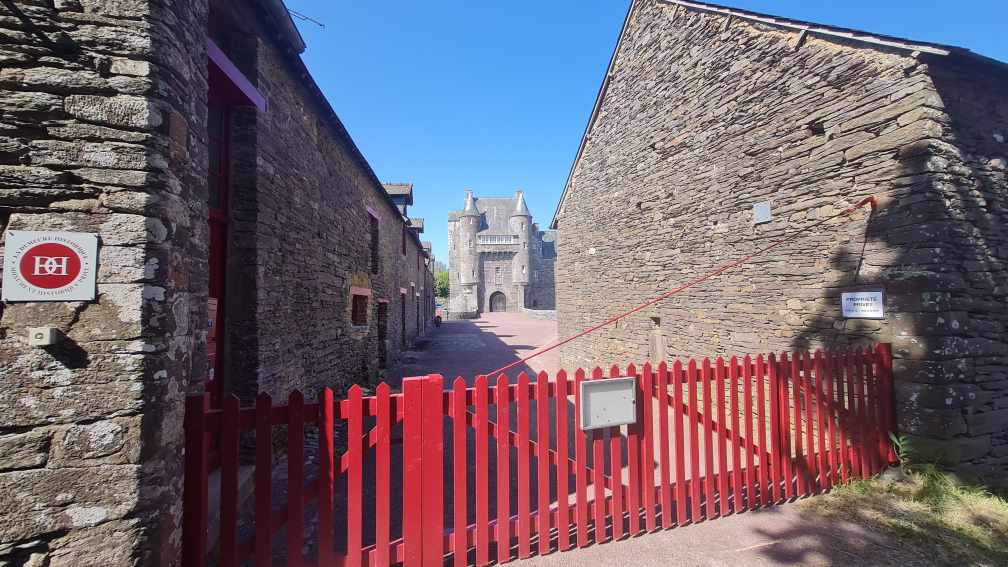  Schloss Burg Château de Trécesson