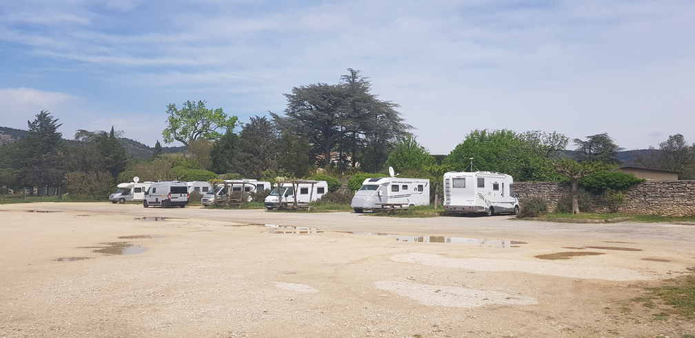 Wohnmobilstellplatz in Chusclan