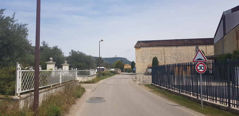 Zufahrt Stellplatz in Chusclan
