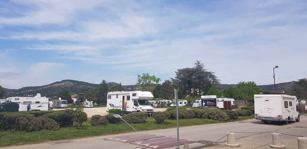 Wohnmobilstellplatz in Chusclan