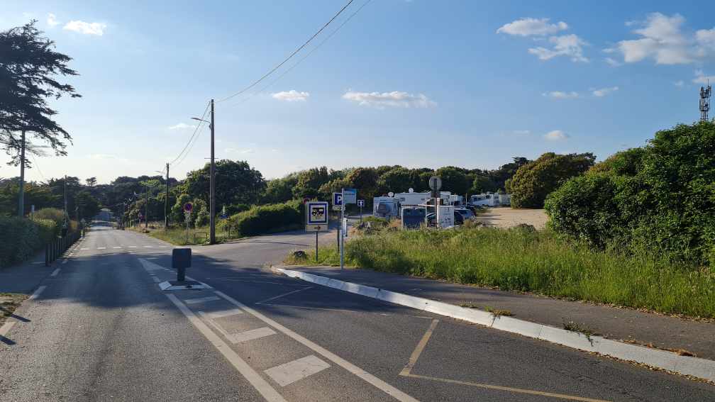 Zufahrt Stellplatz Plage des Jaunais