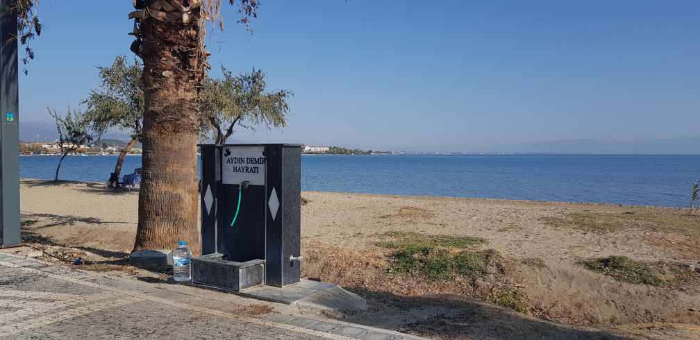 Strand Wasserstelle Akcay