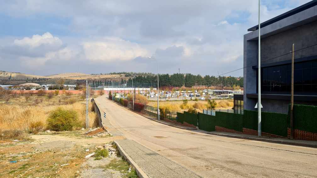 Zufahrtsstraße Wohnmobilstellplatz