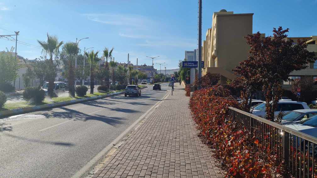 Zufahrtstraße Wohnmobilstellplatz