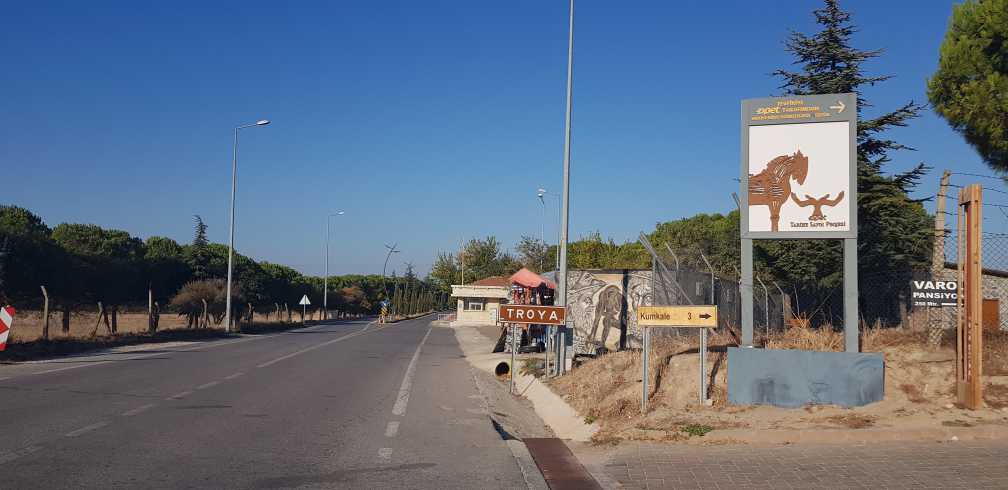 Straße nach Trpjy Ausgrabungsstätte